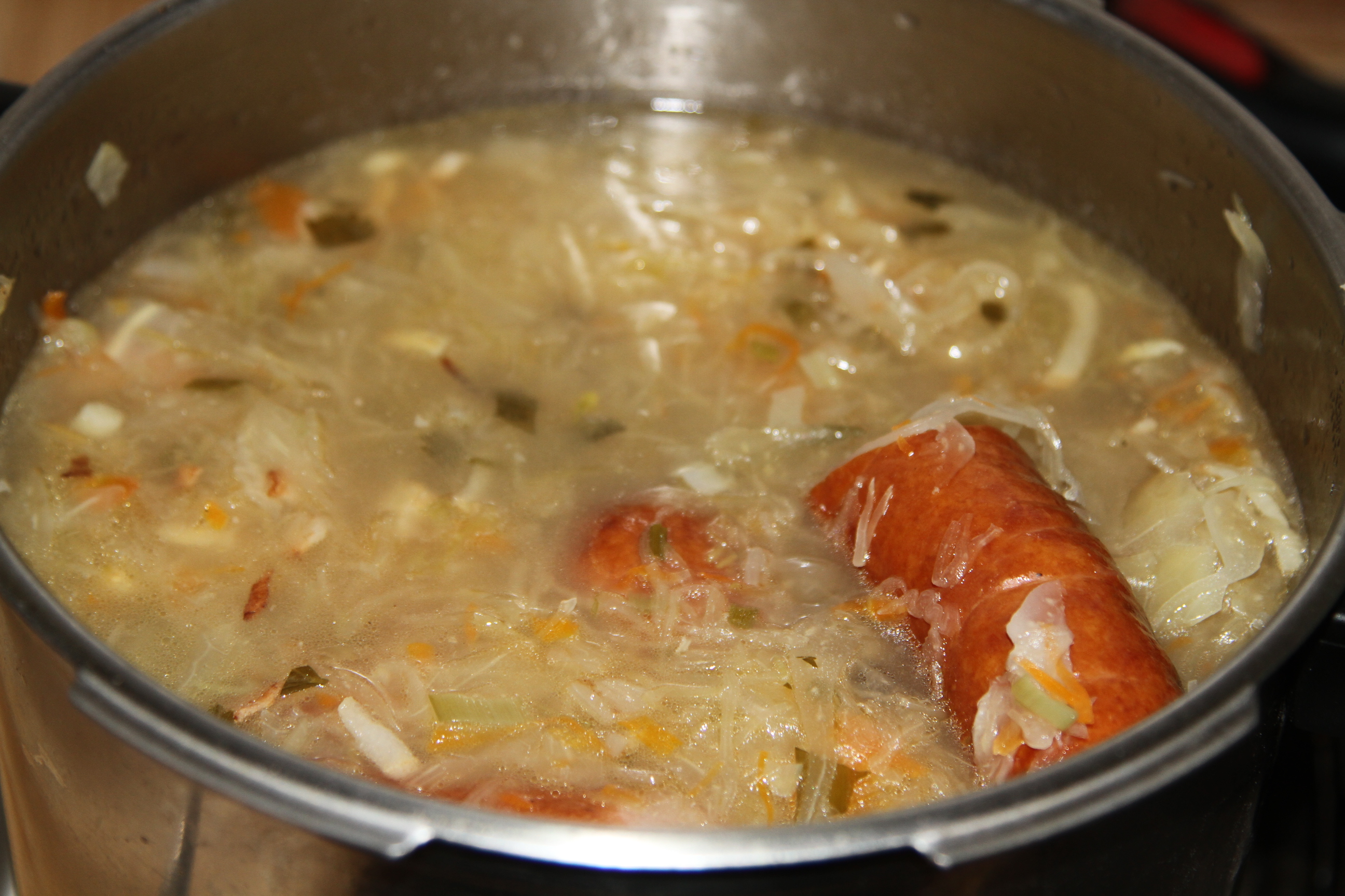 kapuśniak z mięsem i kiełbasą