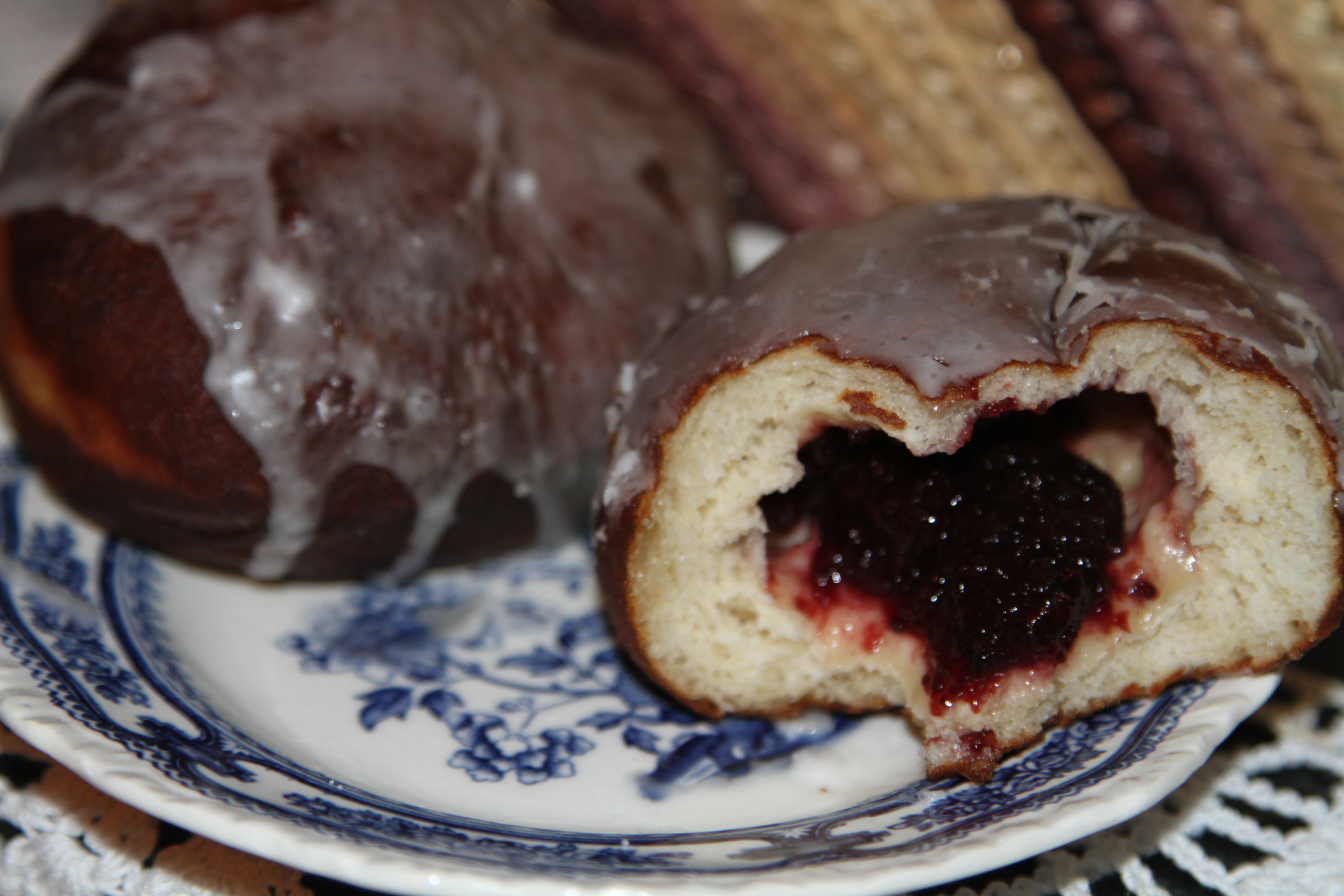 pączki z nadzieniem budyniowym