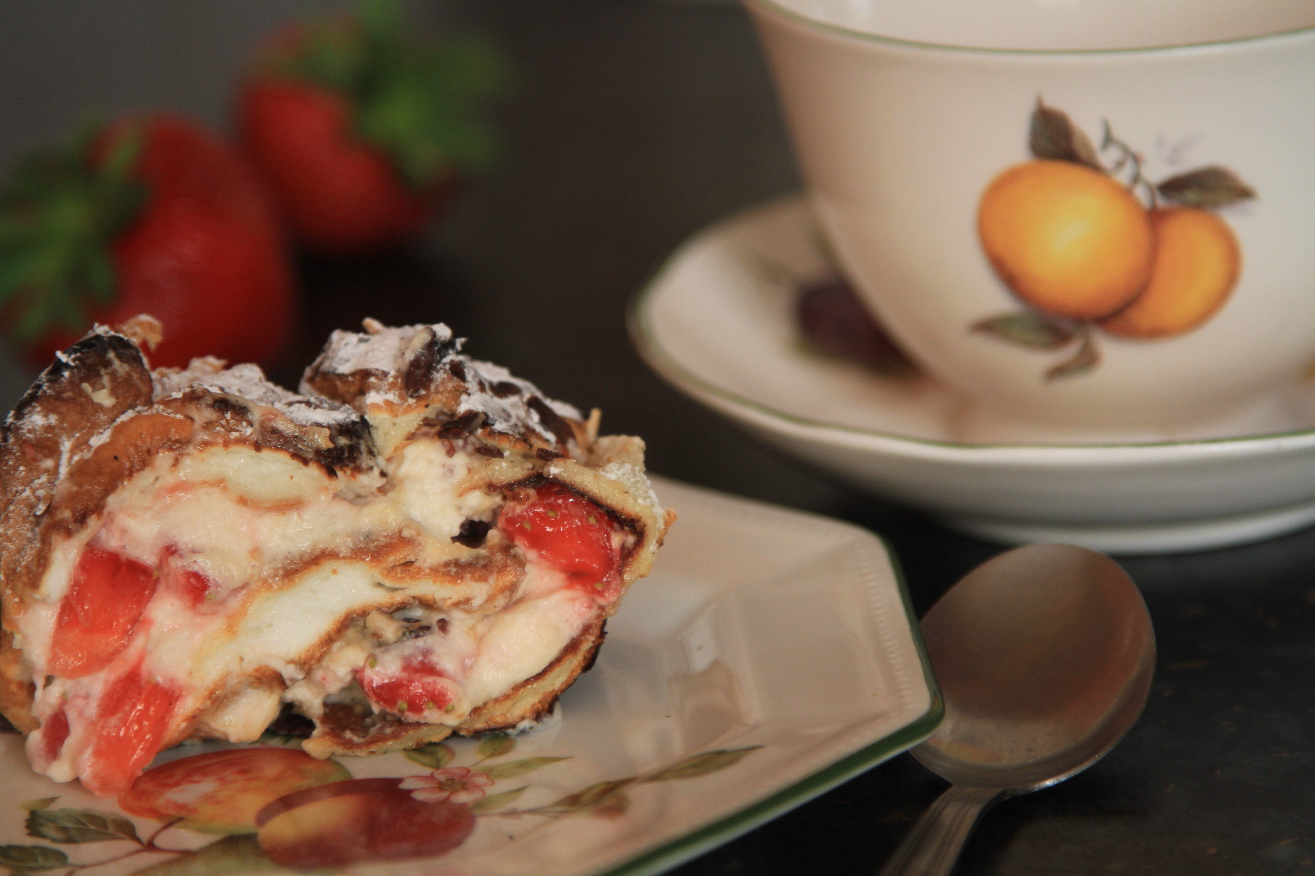 rolada z truskawkami