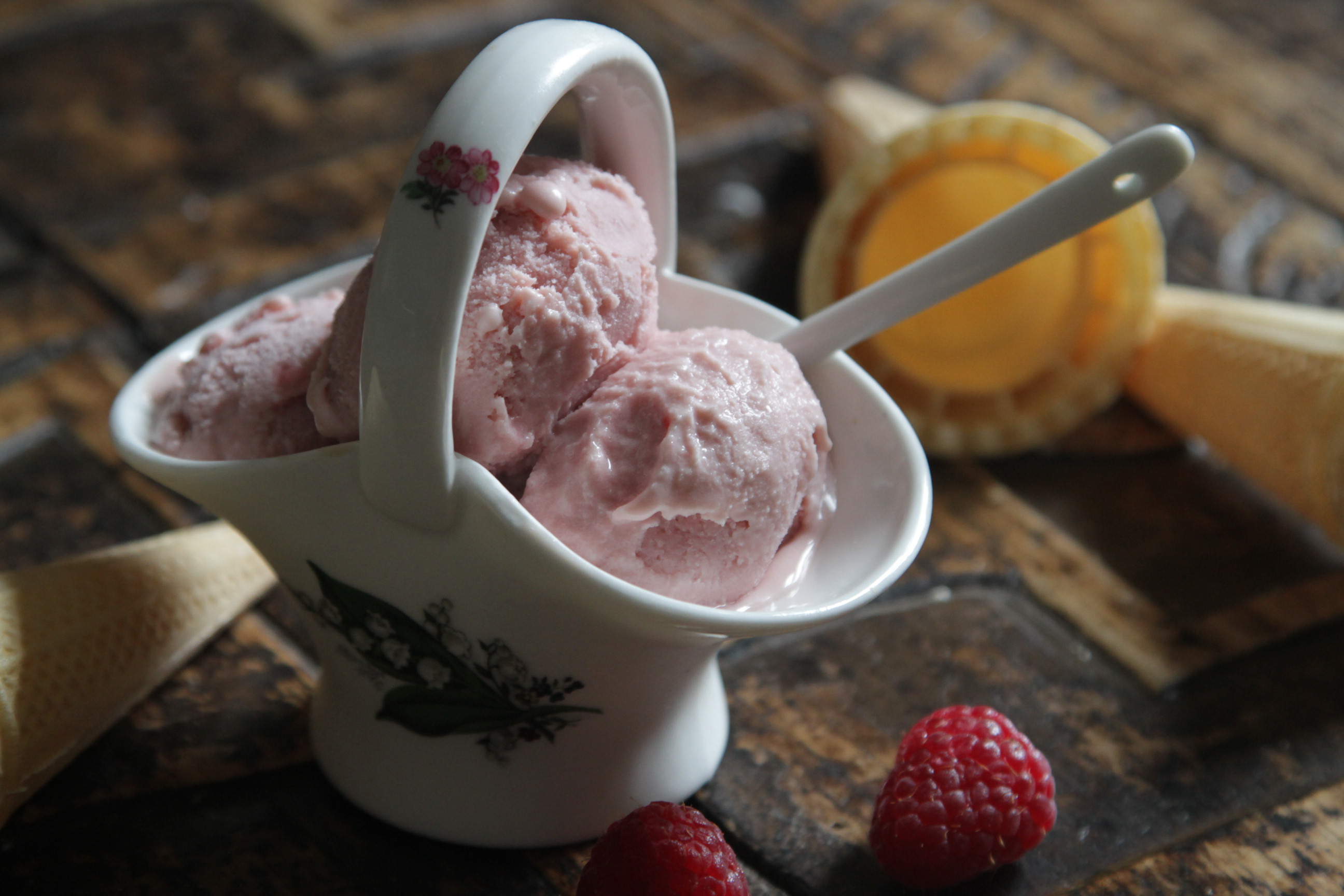 domowe lody malinowe