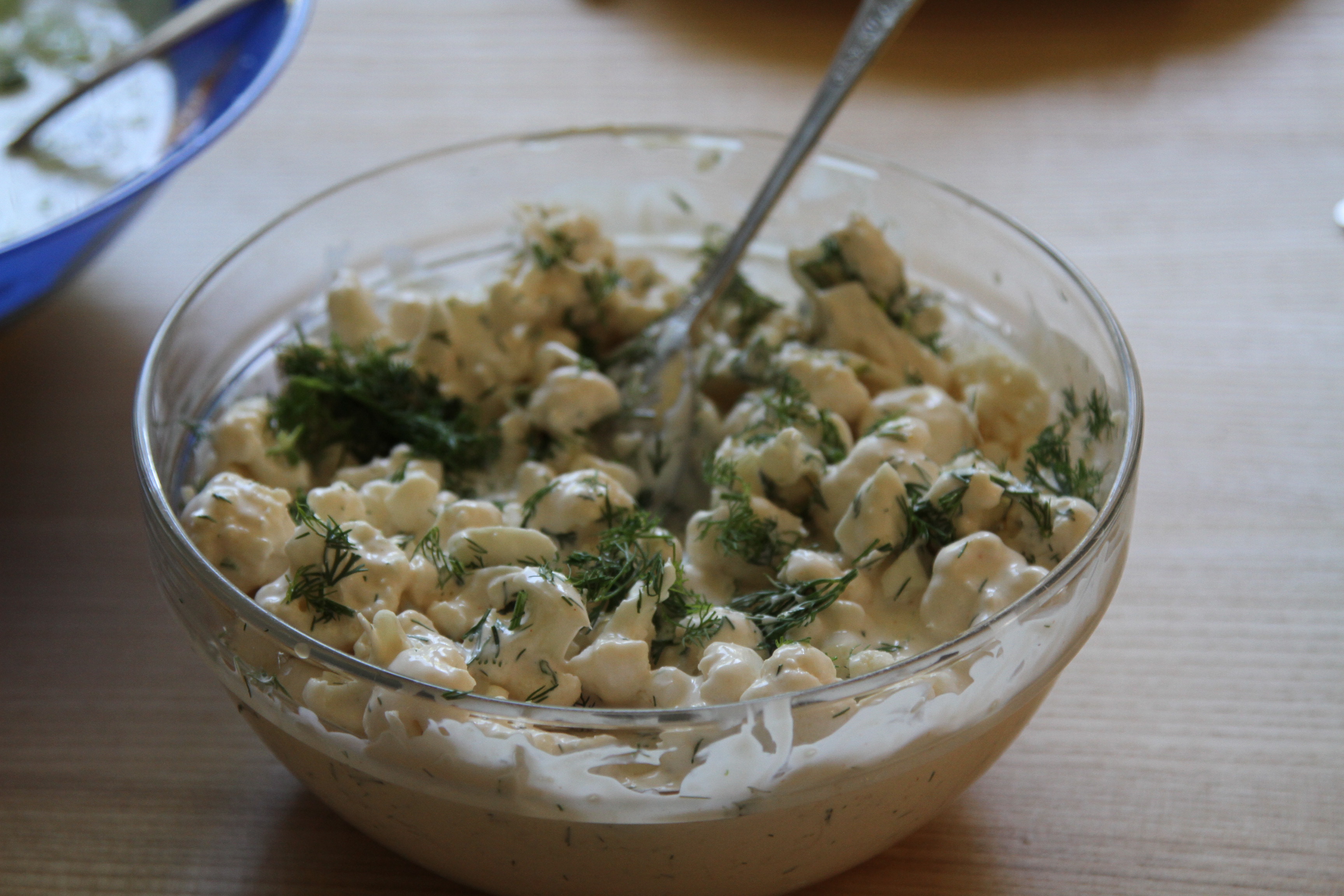 sałatka z surowego kalafiora